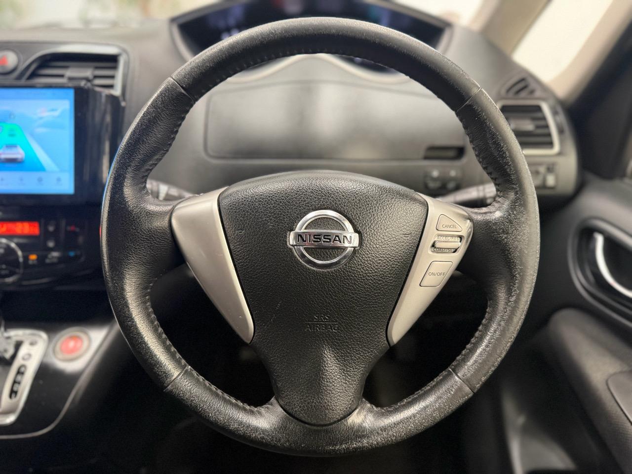 2012 Nissan Serena thumbnail