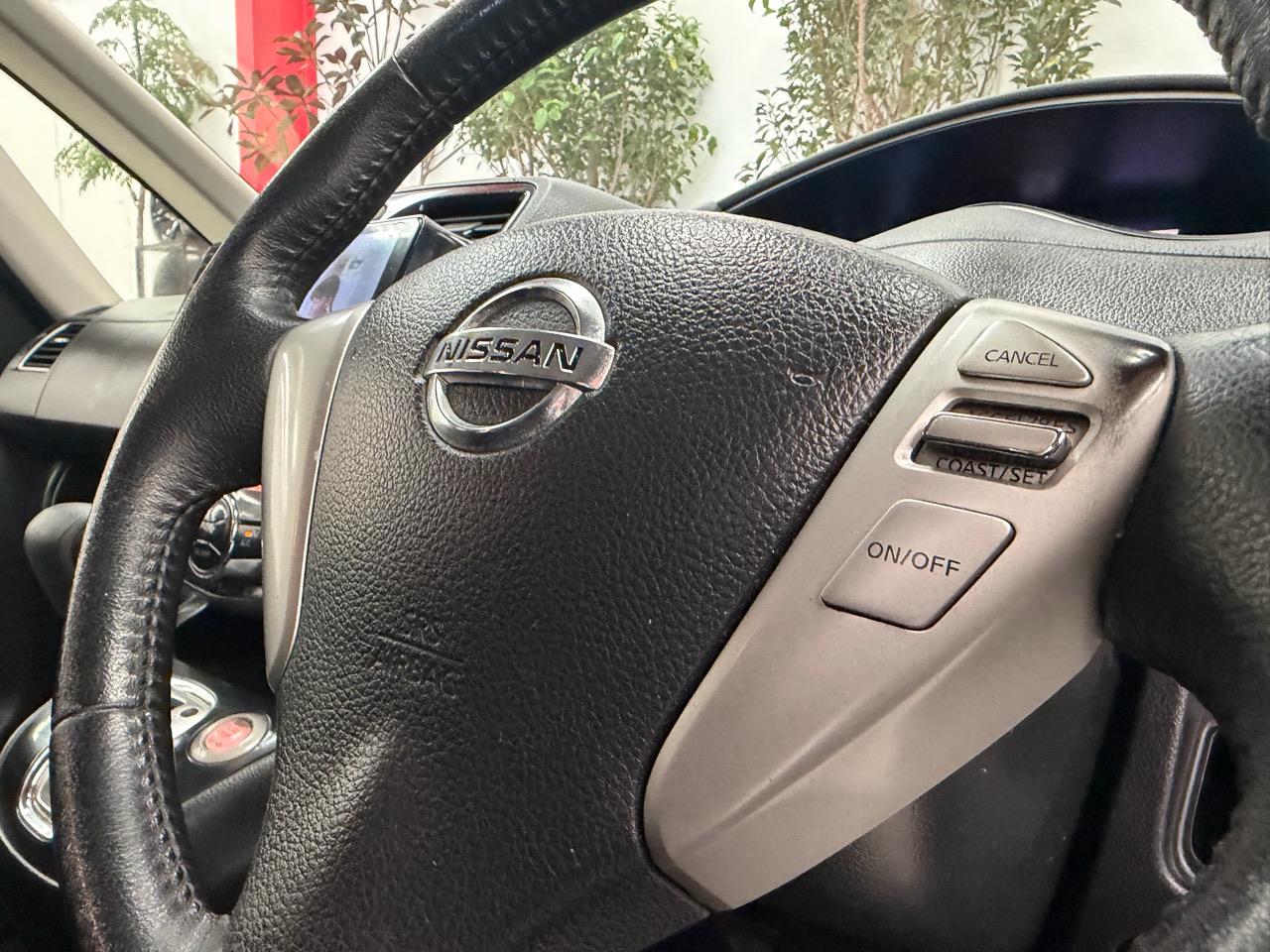 2012 Nissan Serena thumbnail