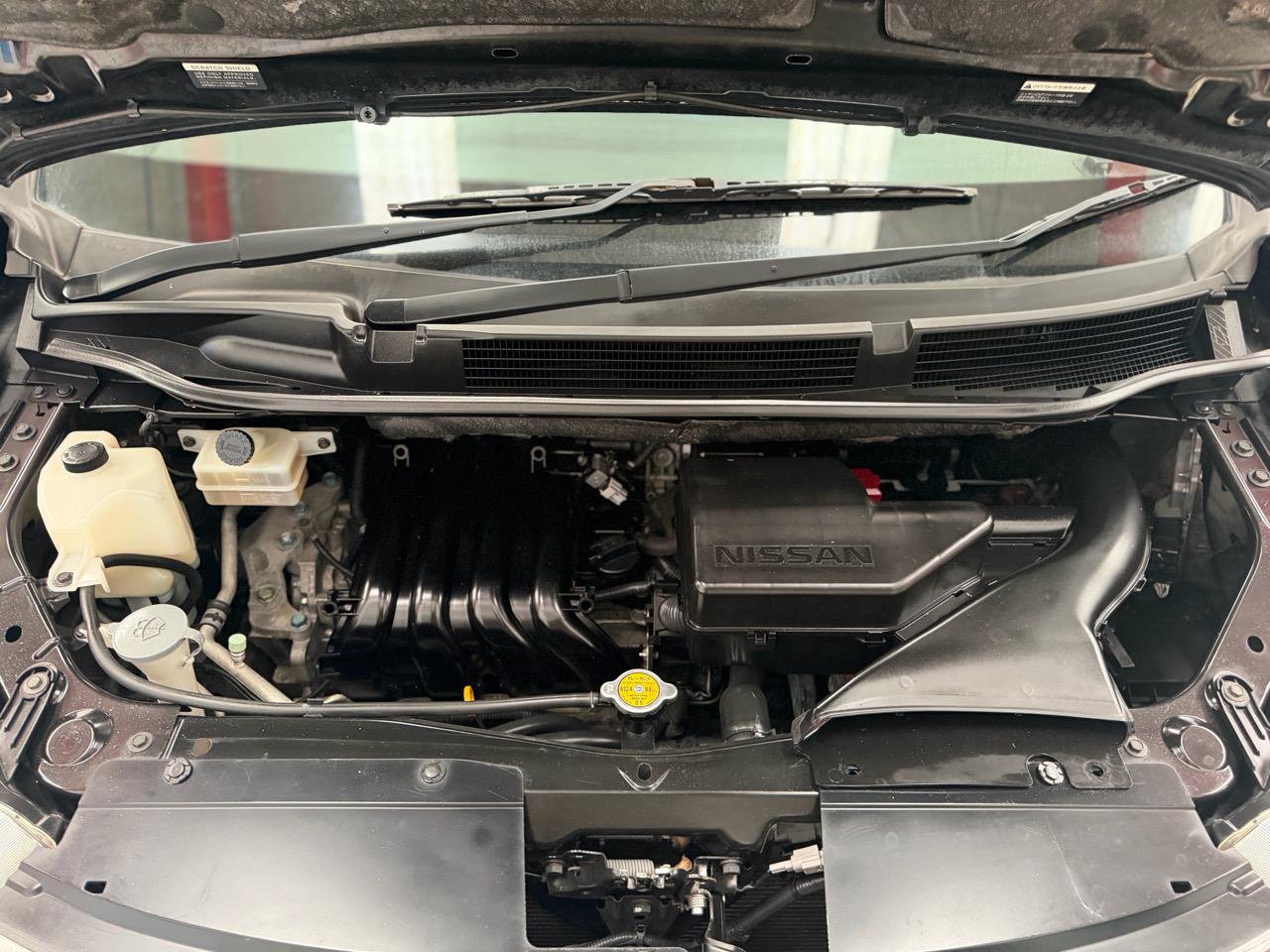 2012 Nissan Serena thumbnail