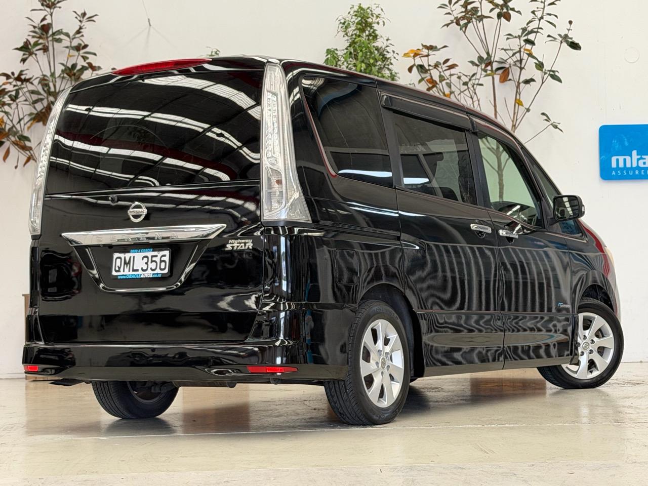 2012 Nissan Serena thumbnail