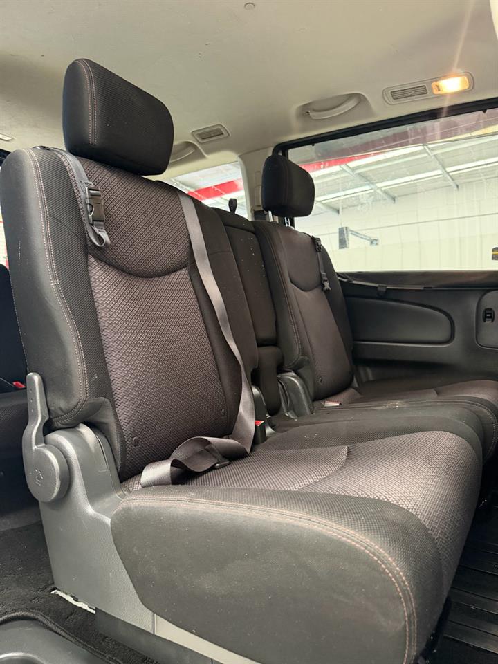 2012 Nissan Serena thumbnail
