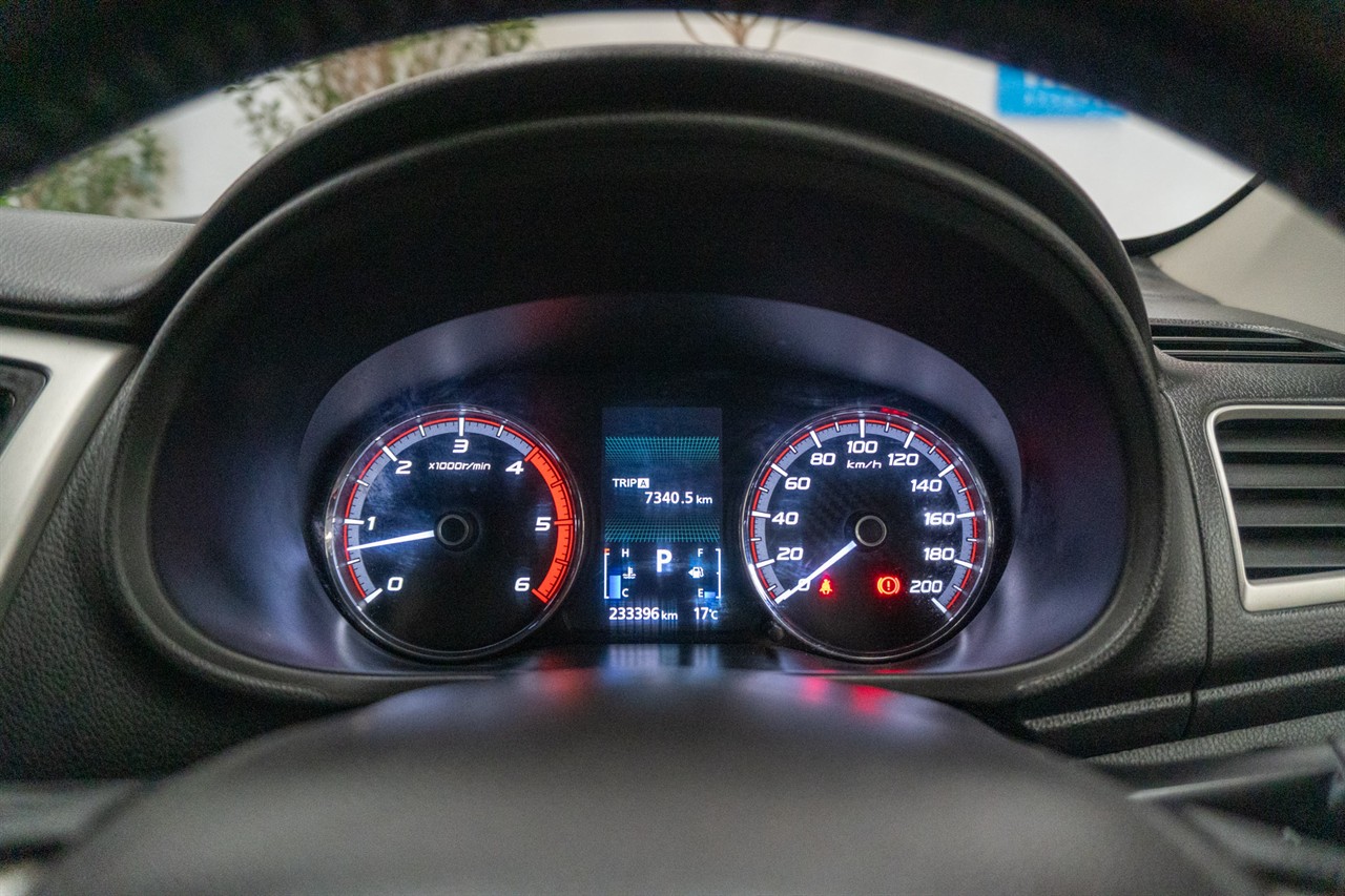 2020 Mitsubishi Triton thumbnail