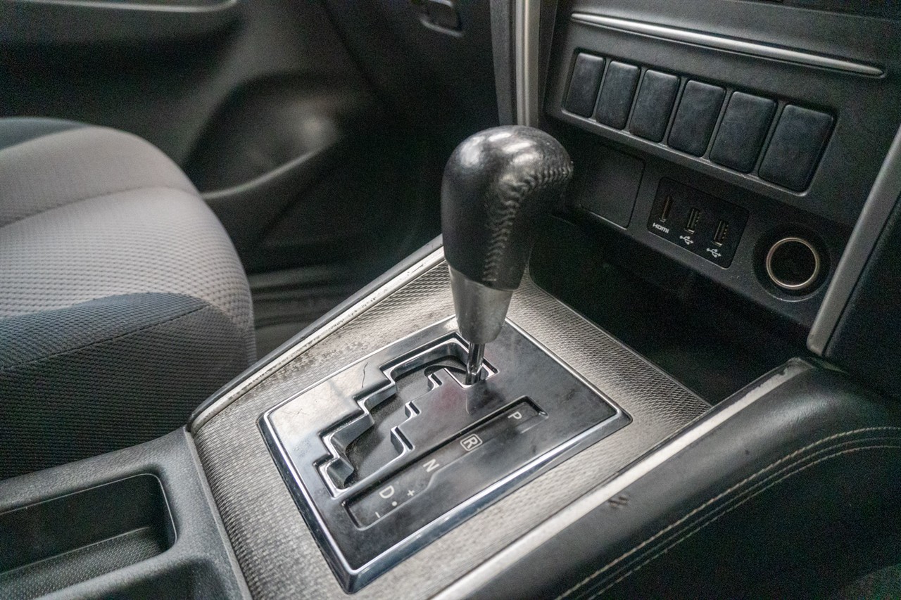 2020 Mitsubishi Triton thumbnail