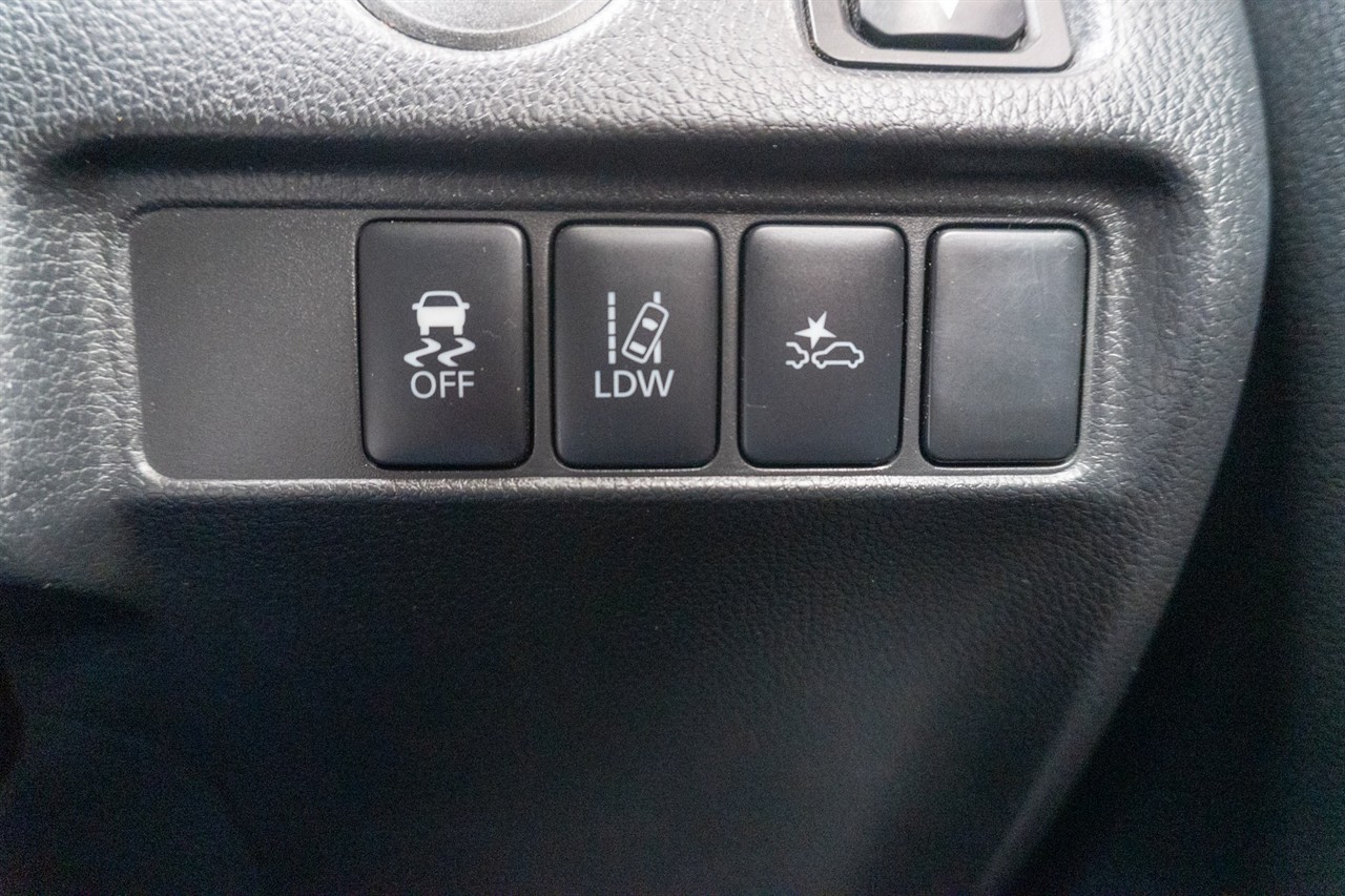 2020 Mitsubishi Triton thumbnail