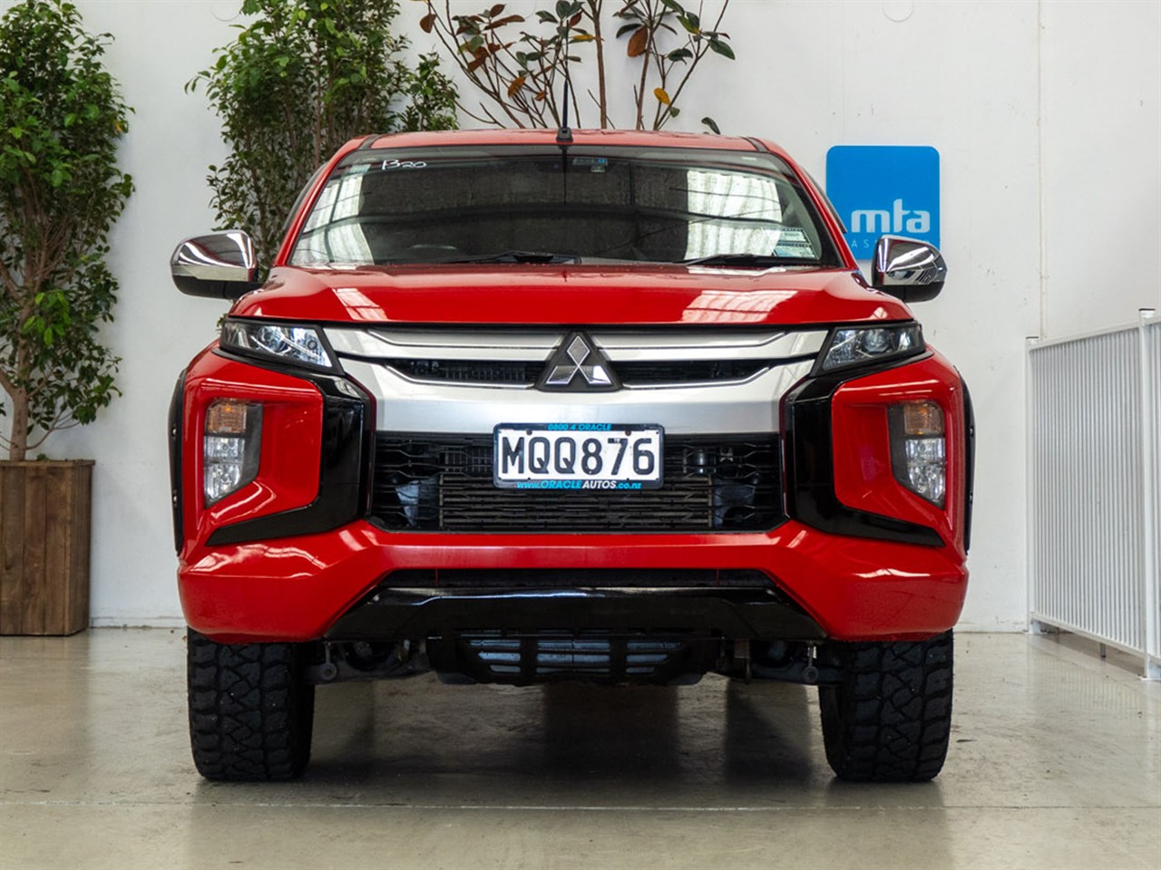 2020 Mitsubishi Triton thumbnail