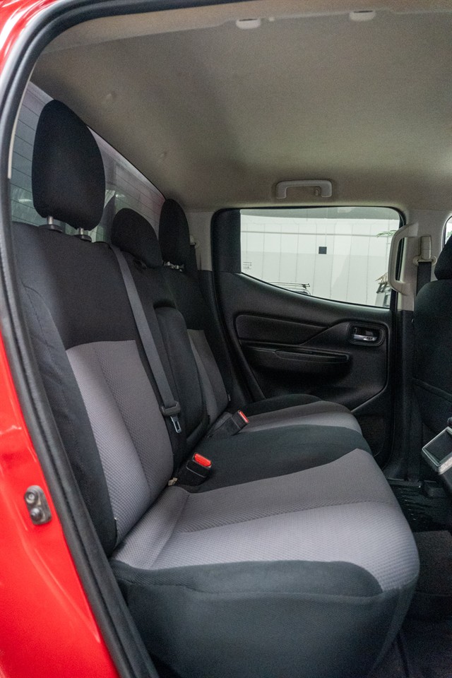 2020 Mitsubishi Triton thumbnail