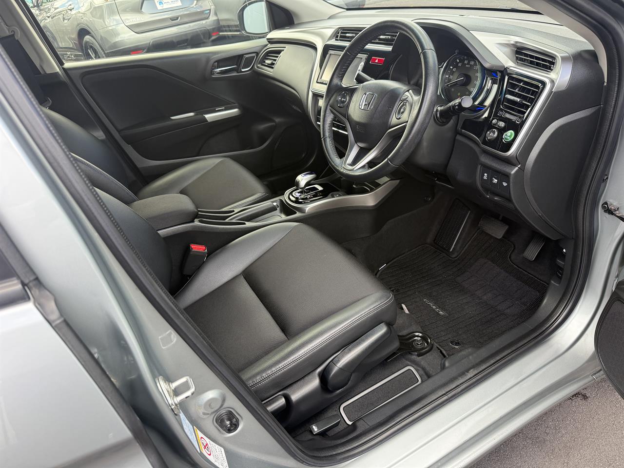2015 Honda Grace thumbnail