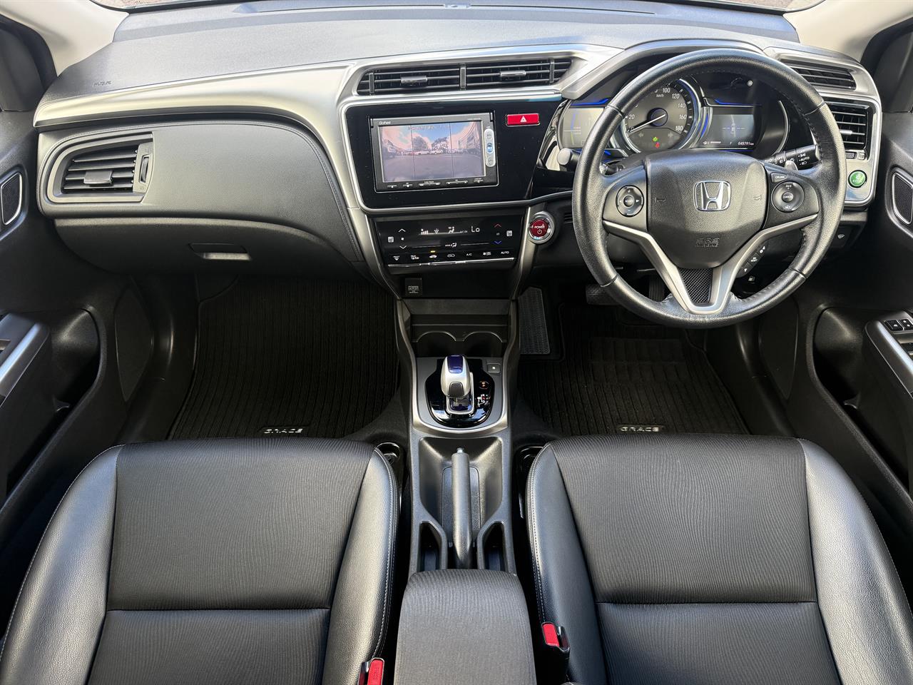 2015 Honda Grace thumbnail