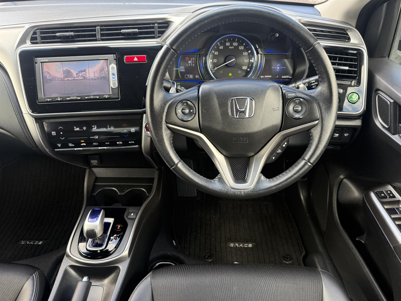 2015 Honda Grace thumbnail