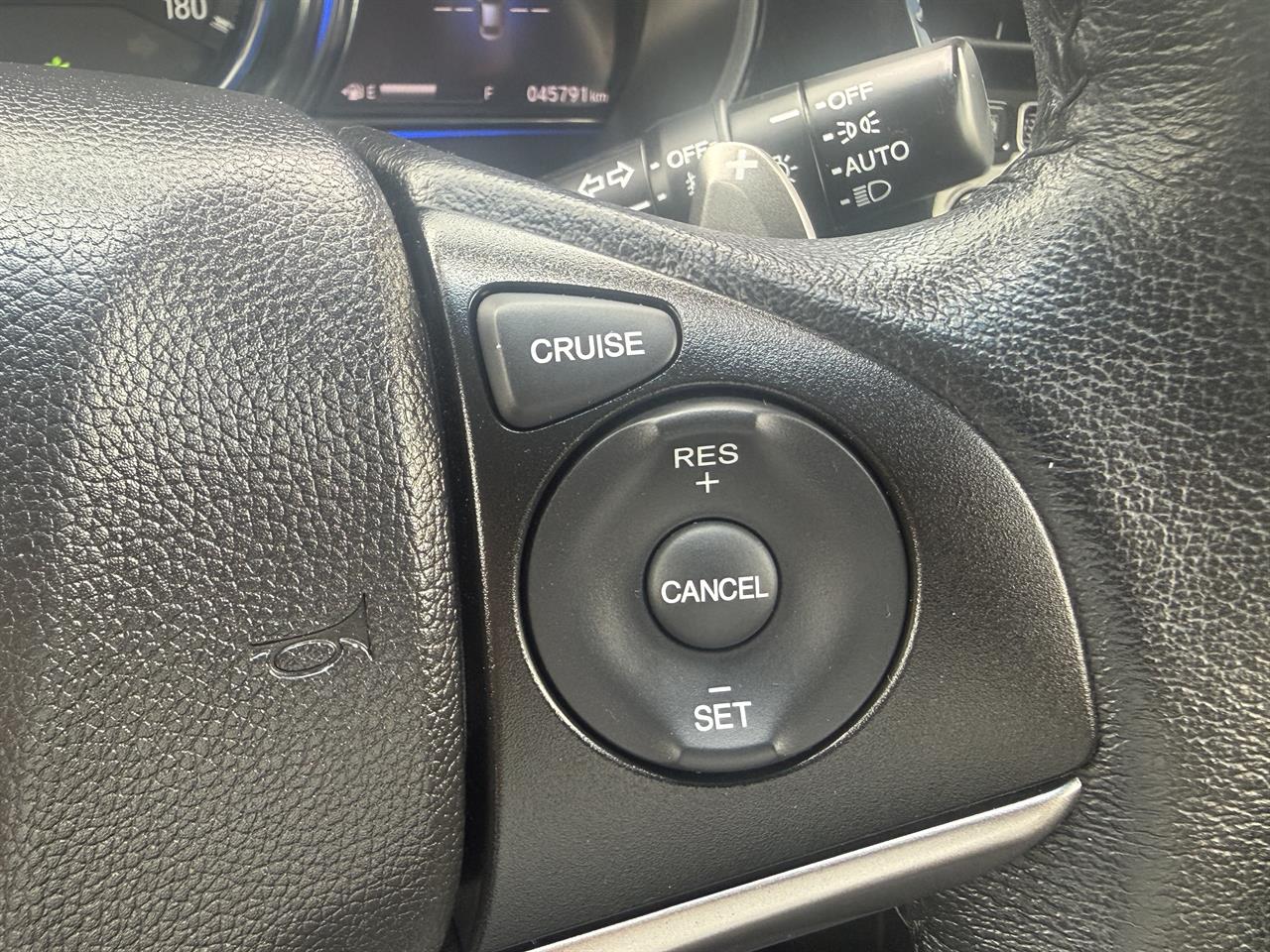 2015 Honda Grace thumbnail