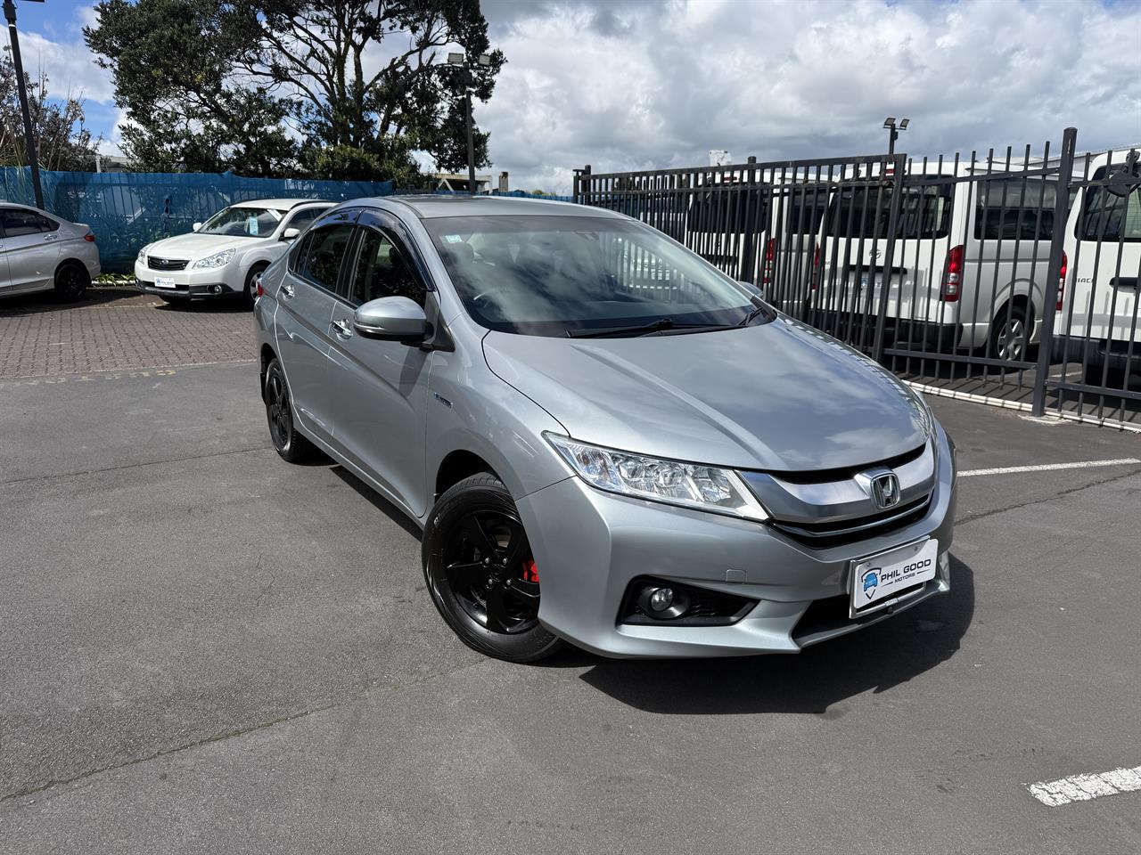 2015 Honda Grace thumbnail