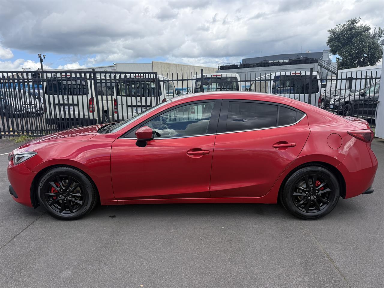 2014 Mazda Axela thumbnail
