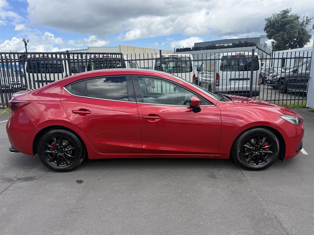 2014 Mazda Axela thumbnail