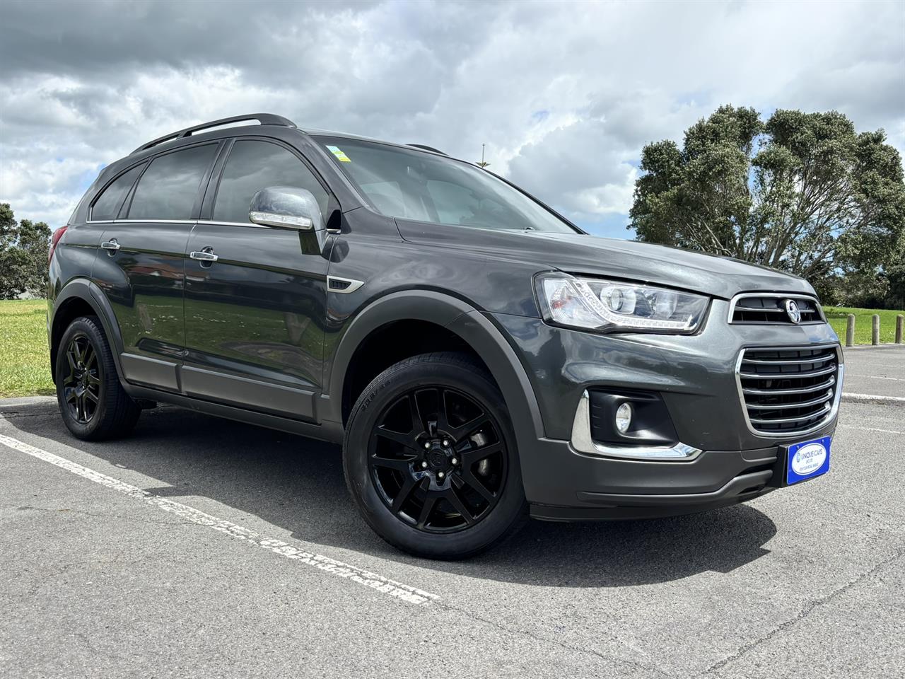 2017 Holden Captiva thumbnail