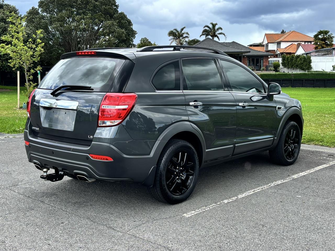 2017 Holden Captiva thumbnail