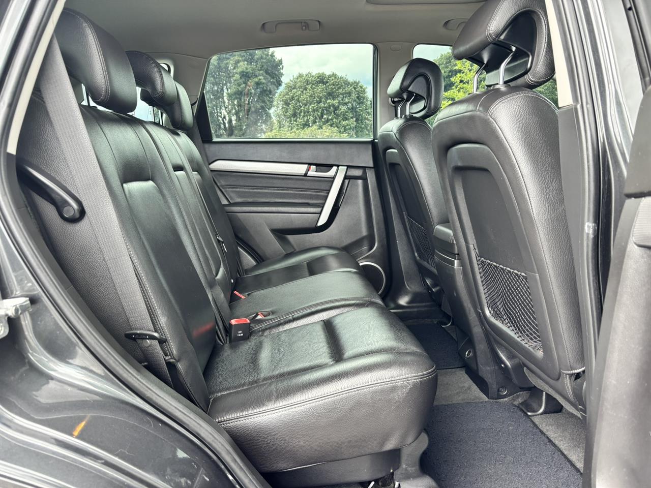2017 Holden Captiva thumbnail