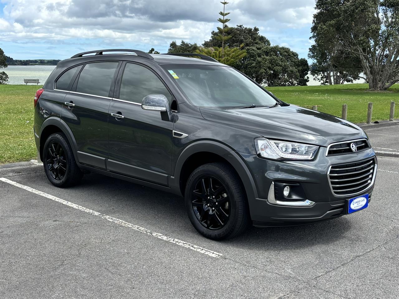 2017 Holden Captiva thumbnail