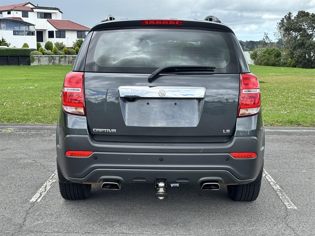 2017 Holden Captiva thumbnail