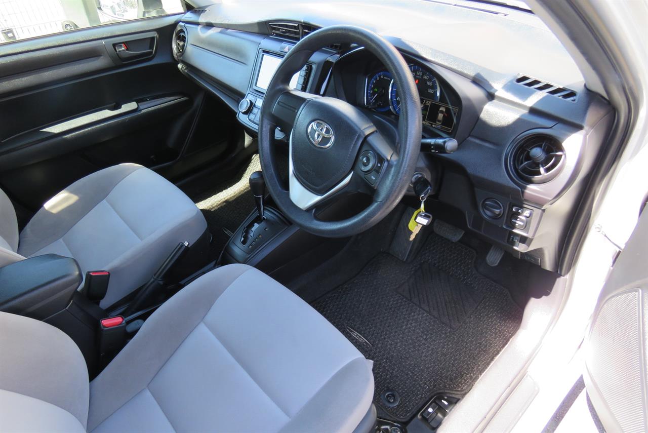 2015 Toyota Corolla thumbnail