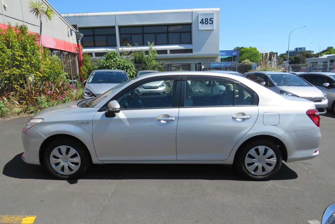 2015 Toyota Corolla thumbnail