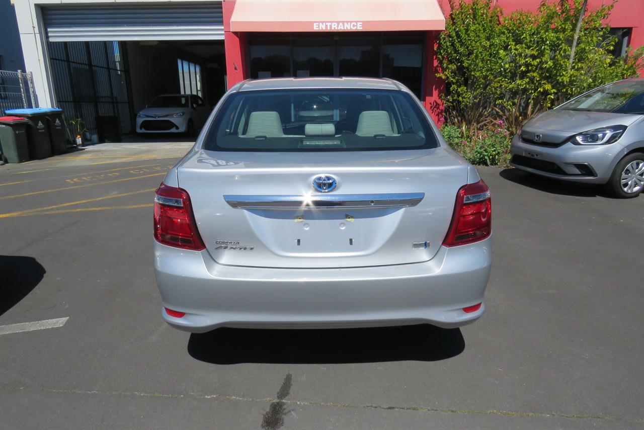 2015 Toyota Corolla thumbnail