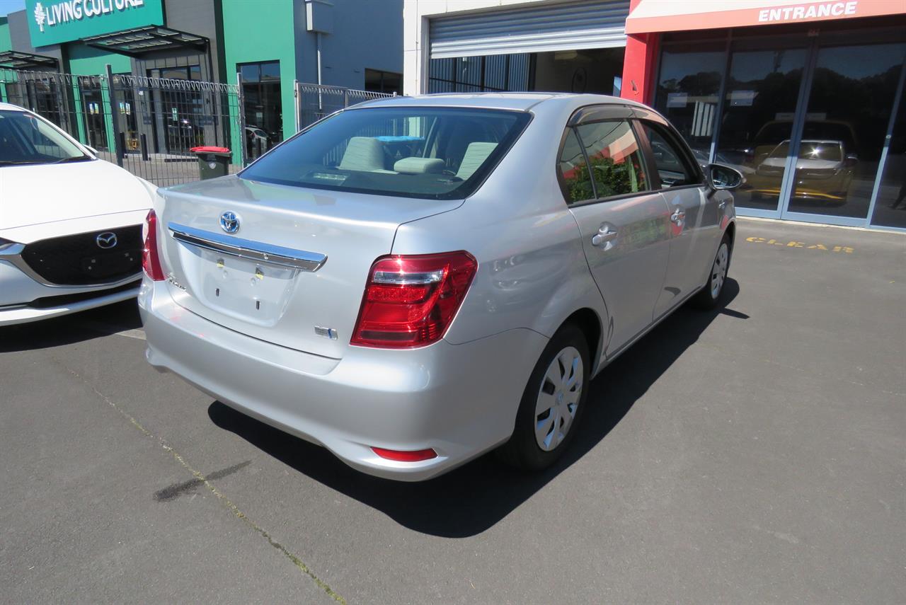 2015 Toyota Corolla thumbnail