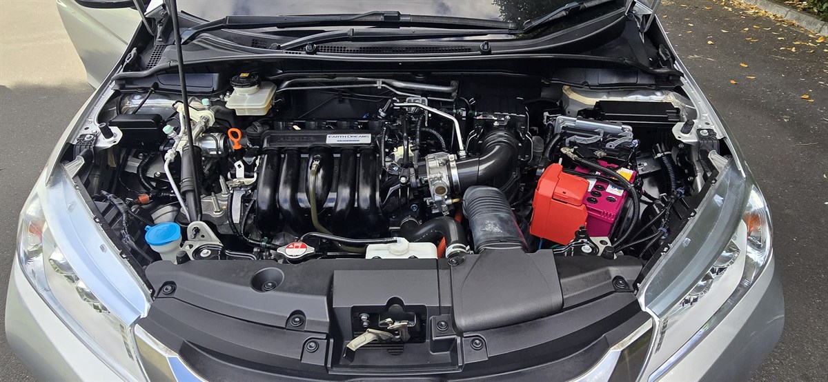 2015 Honda Grace thumbnail