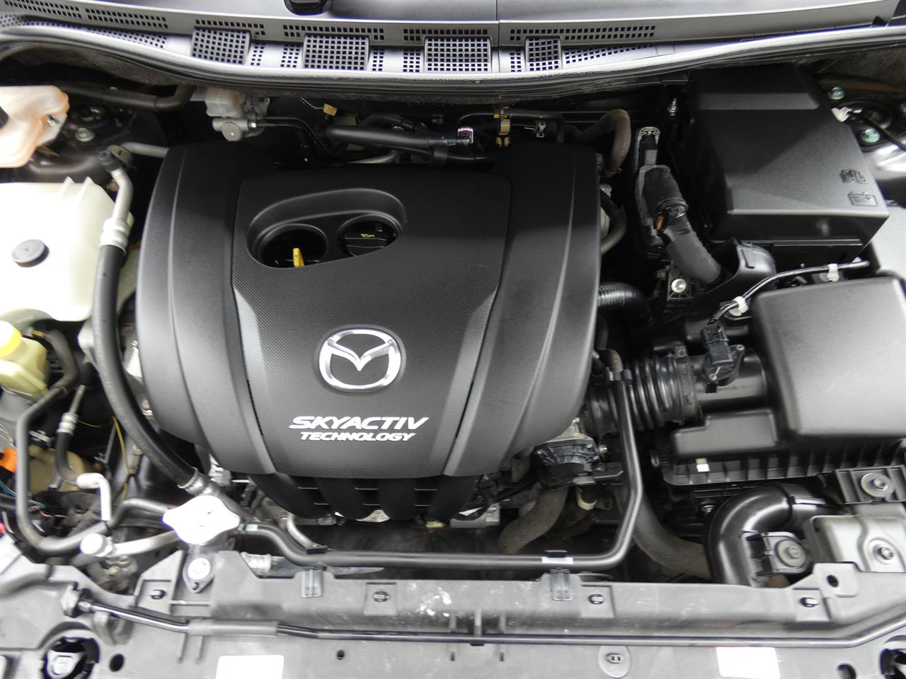 2015 Mazda Premacy thumbnail