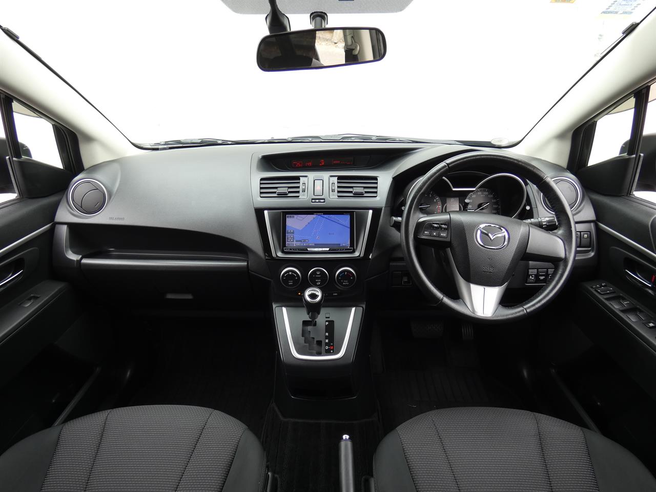 2015 Mazda Premacy thumbnail