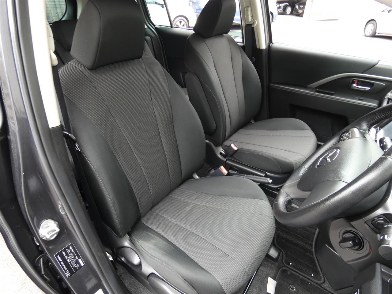 2015 Mazda Premacy thumbnail