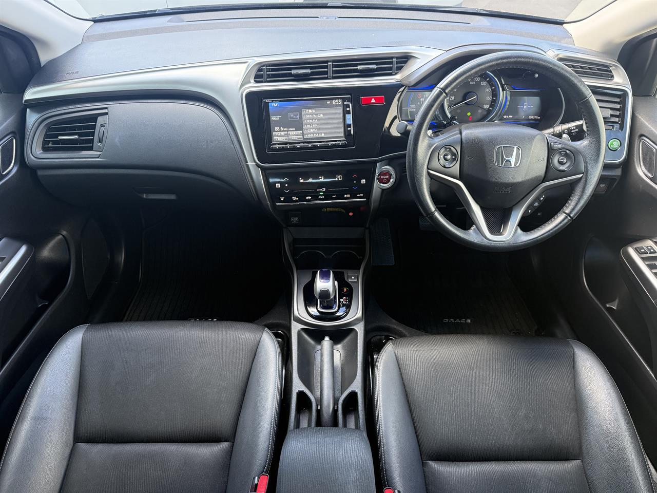 2015 Honda Grace thumbnail