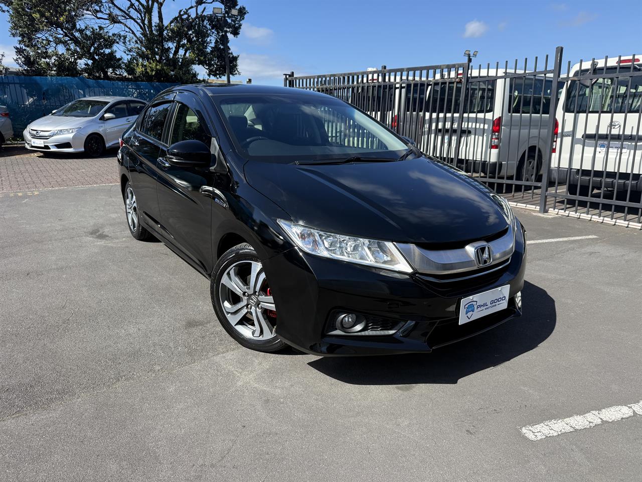 2015 Honda Grace thumbnail