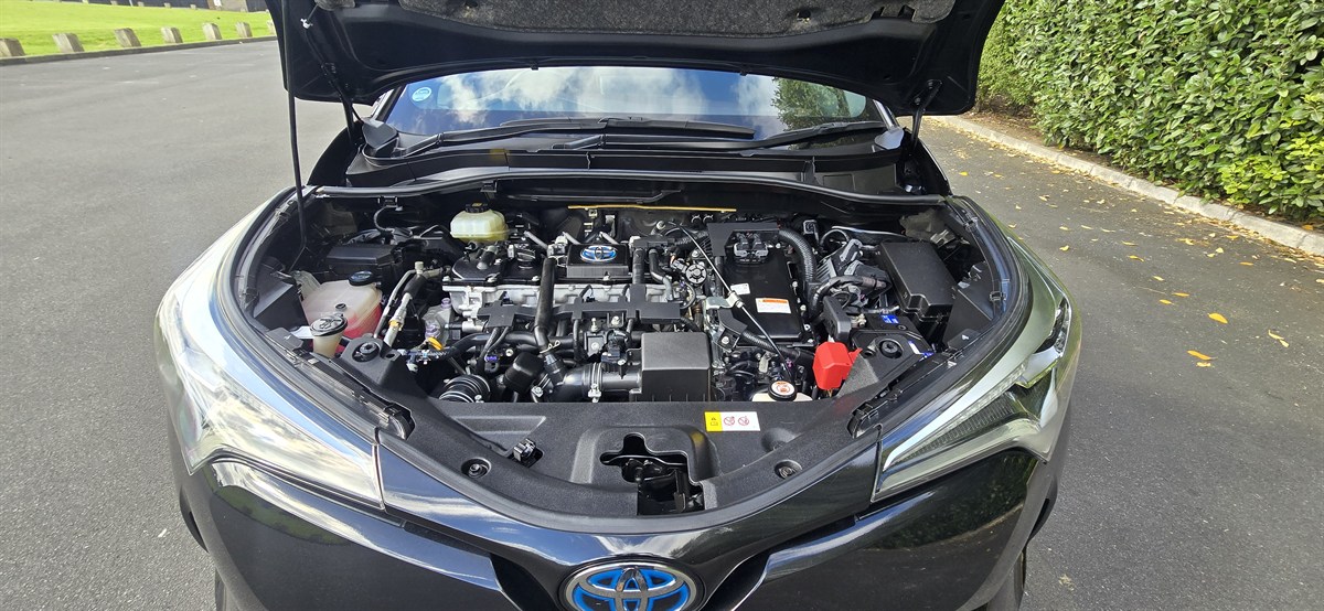 2018 Toyota C-HR thumbnail