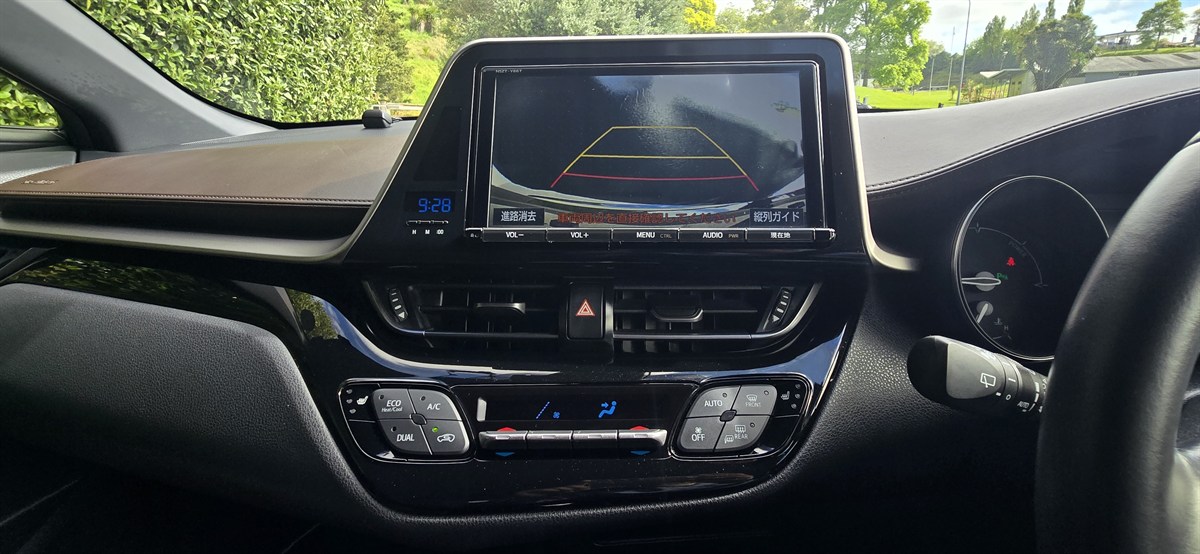 2018 Toyota C-HR thumbnail