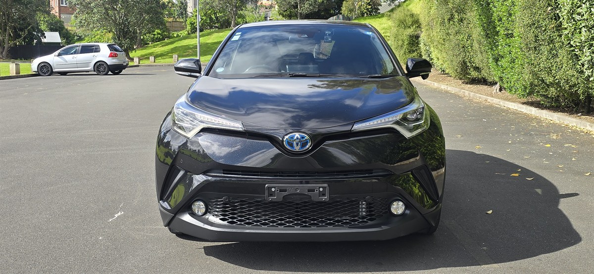 2018 Toyota C-HR thumbnail