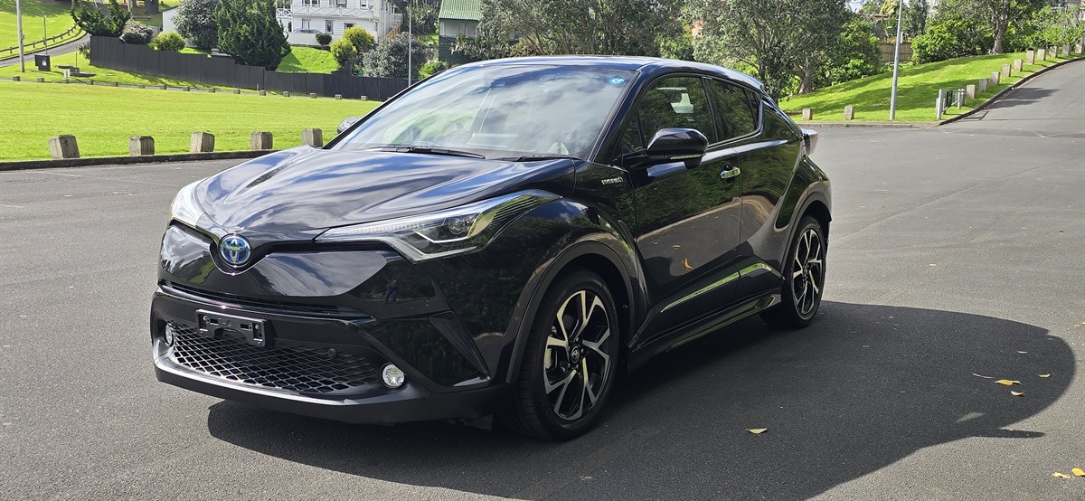 2018 Toyota C-HR thumbnail