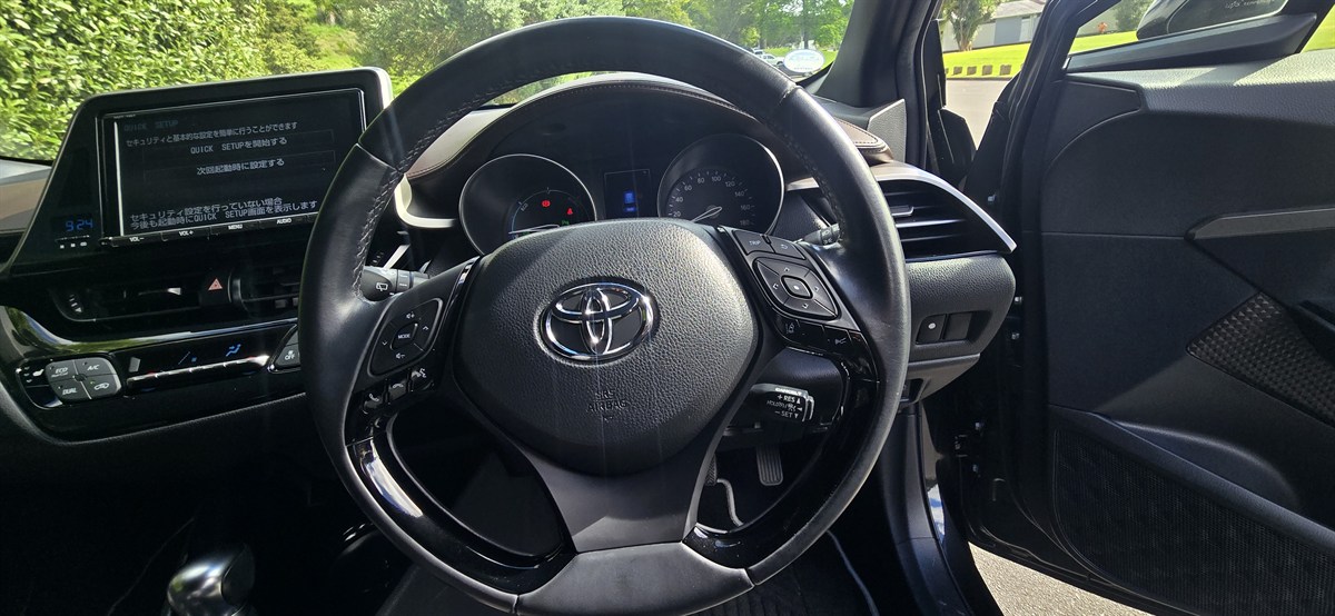 2018 Toyota C-HR thumbnail