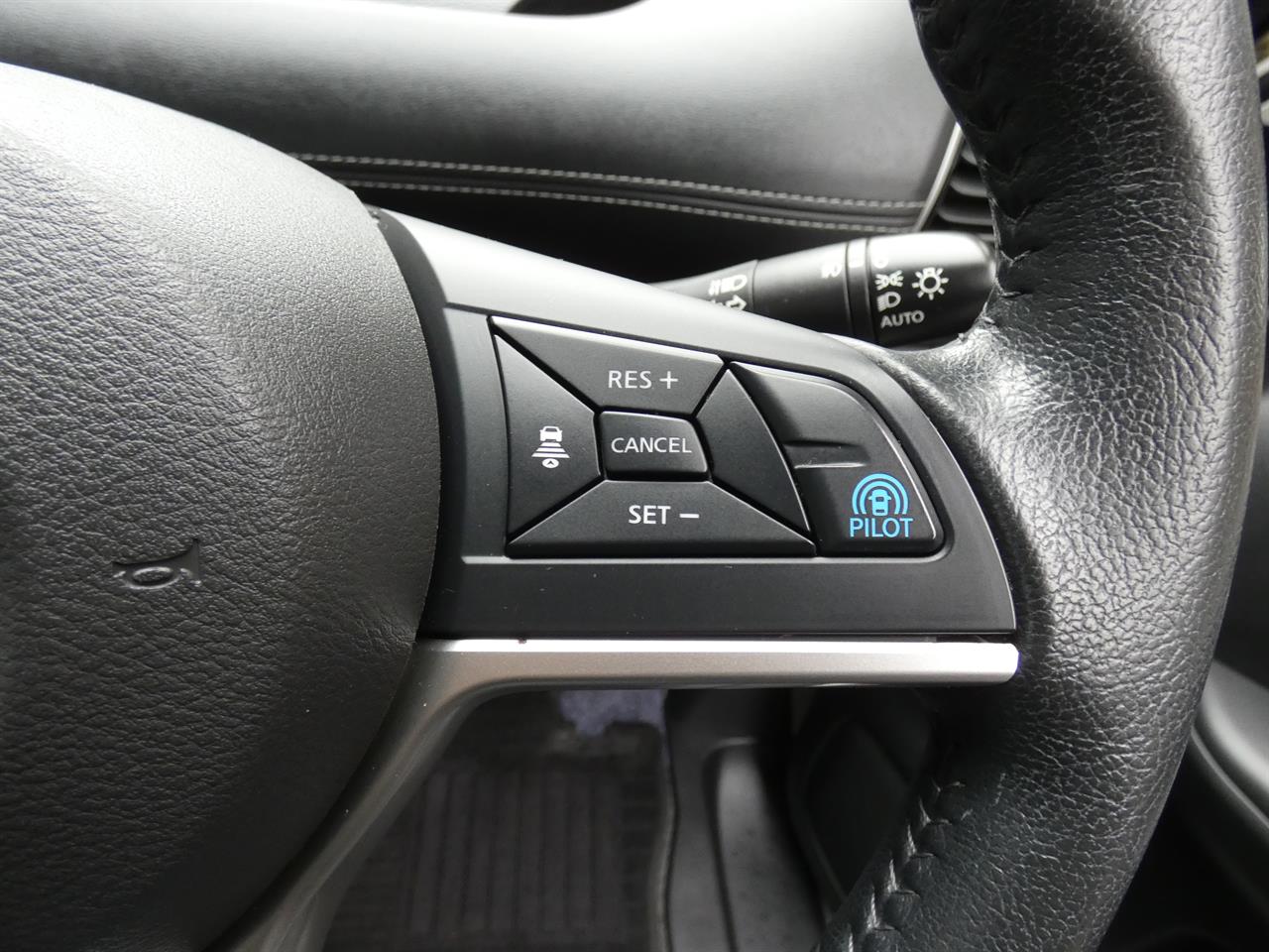 2017 Nissan SERENA thumbnail