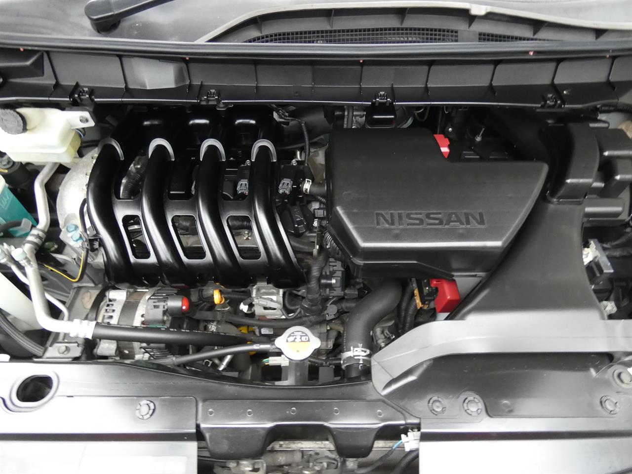 2017 Nissan SERENA thumbnail