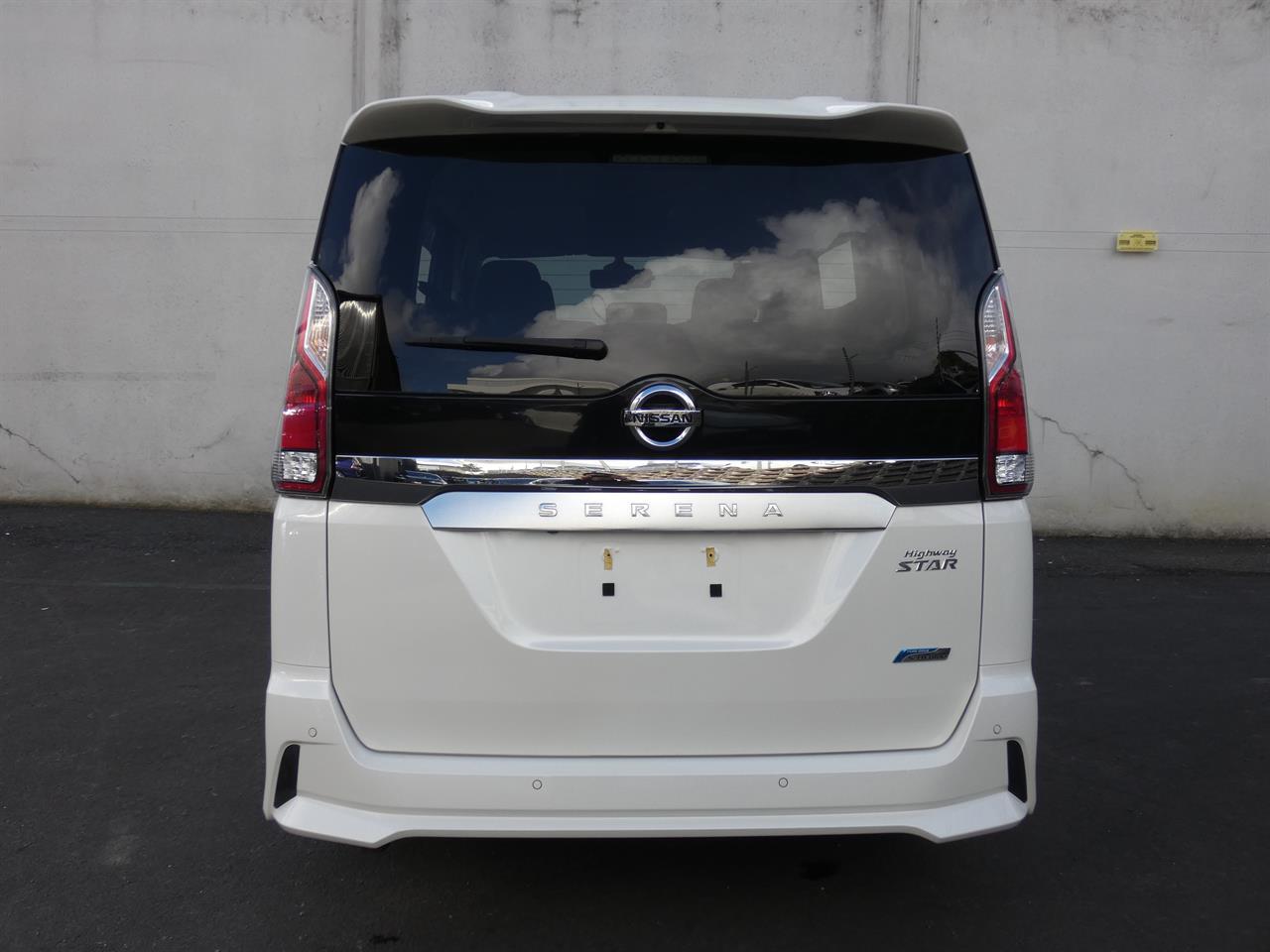 2017 Nissan SERENA thumbnail