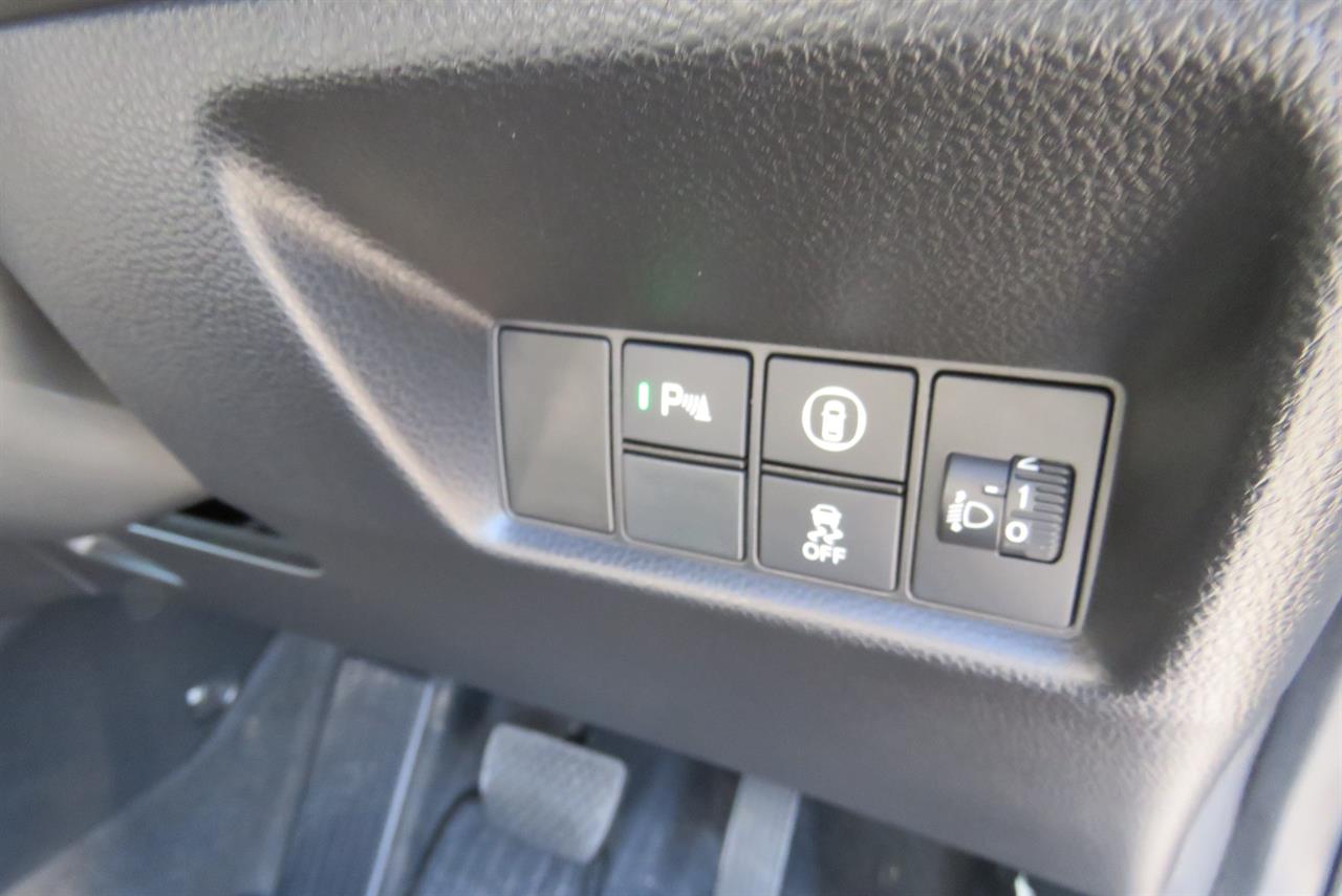 2021 Honda Fit thumbnail