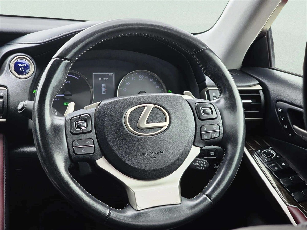 2018 Lexus IS thumbnail