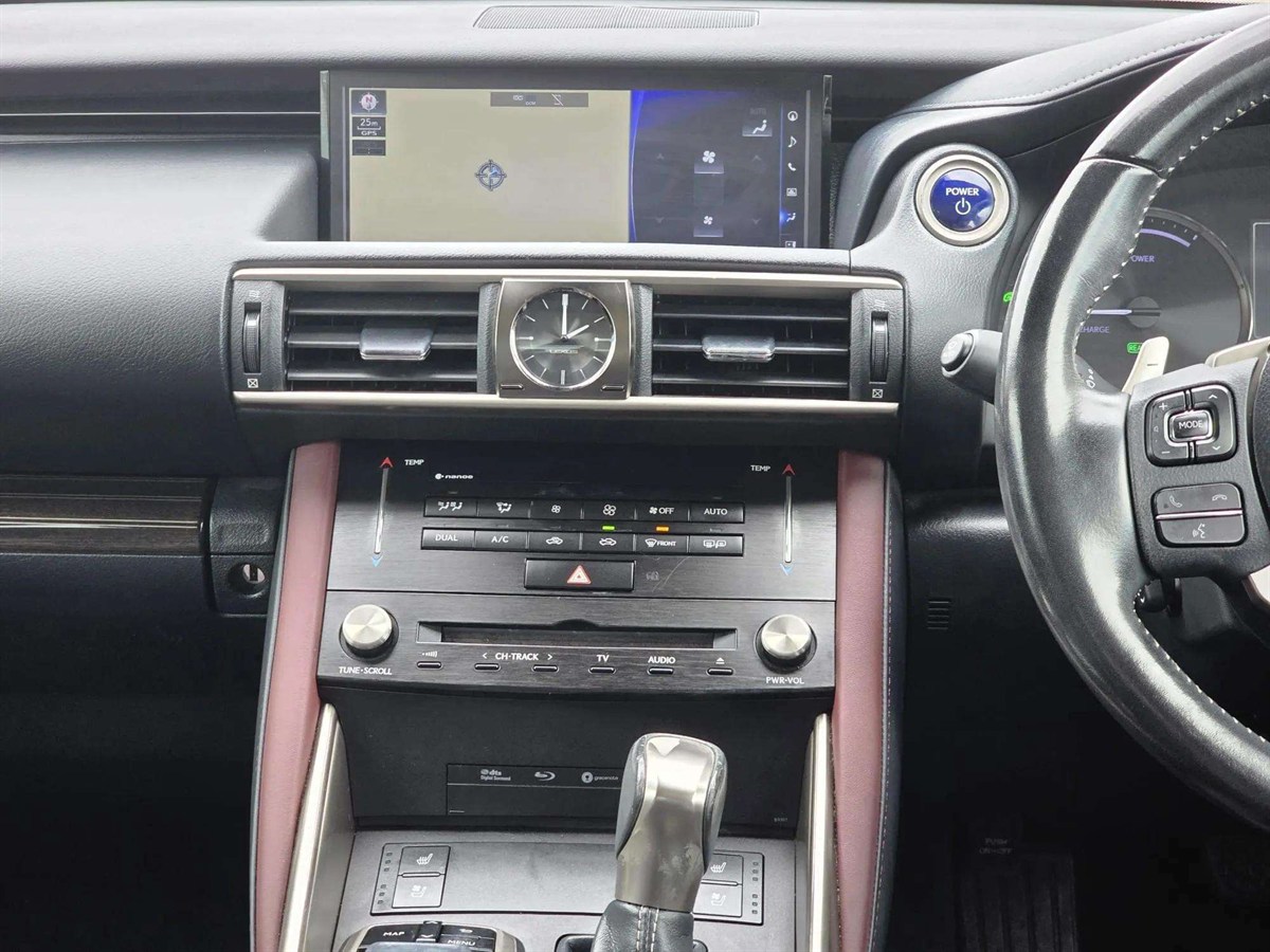 2018 Lexus IS thumbnail