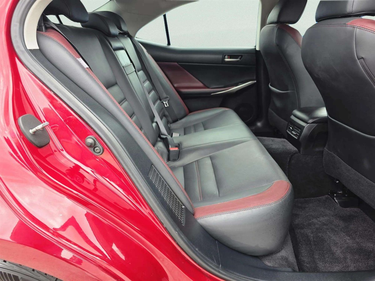 2018 Lexus IS thumbnail