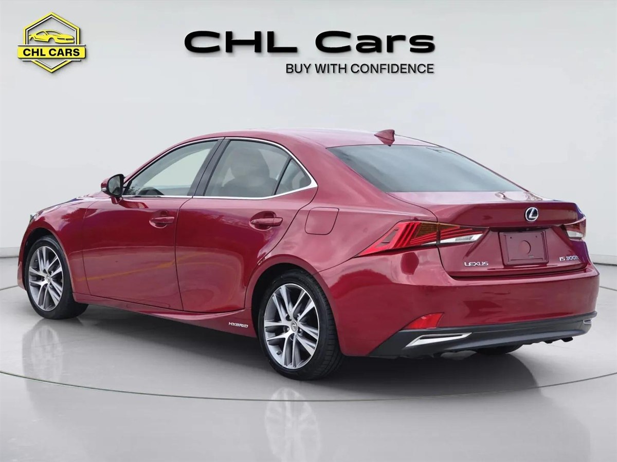 2018 Lexus IS thumbnail