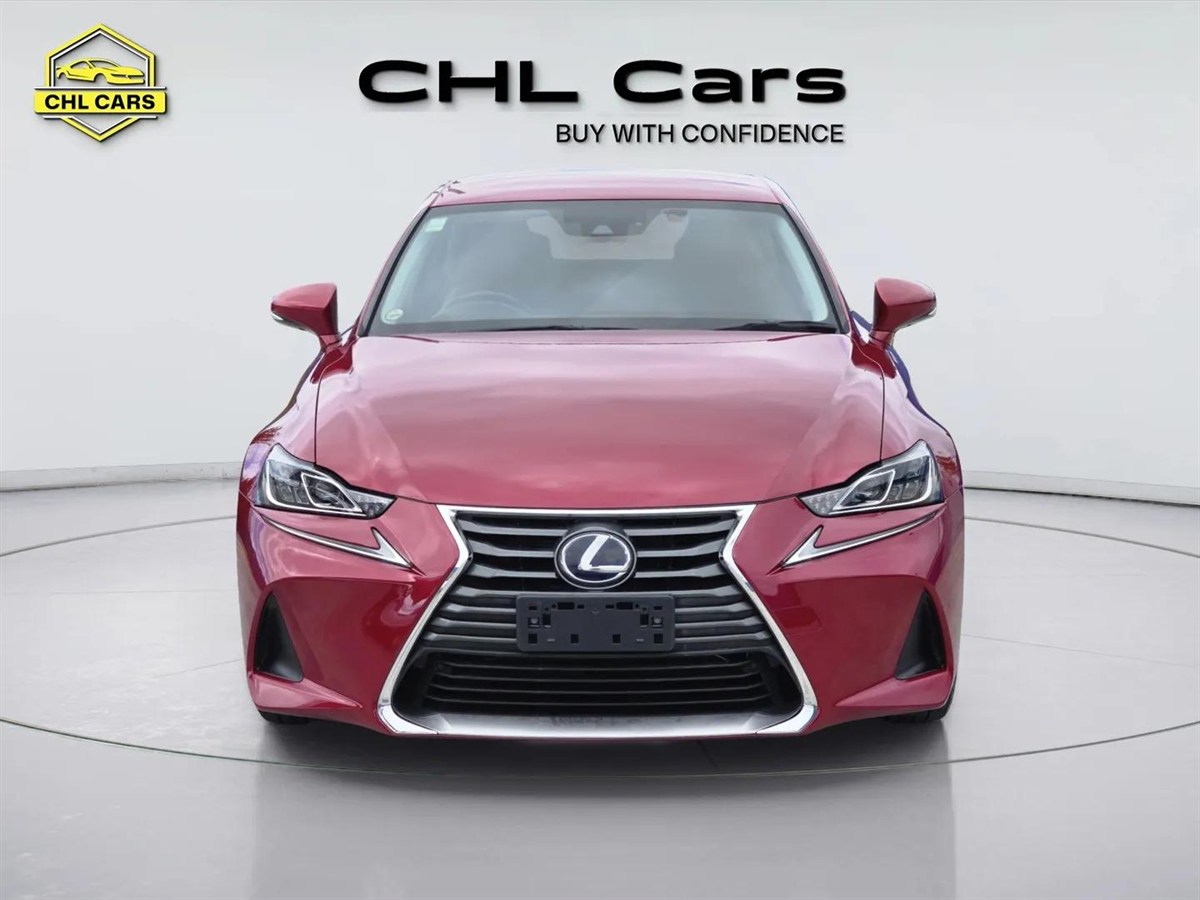 2018 Lexus IS thumbnail