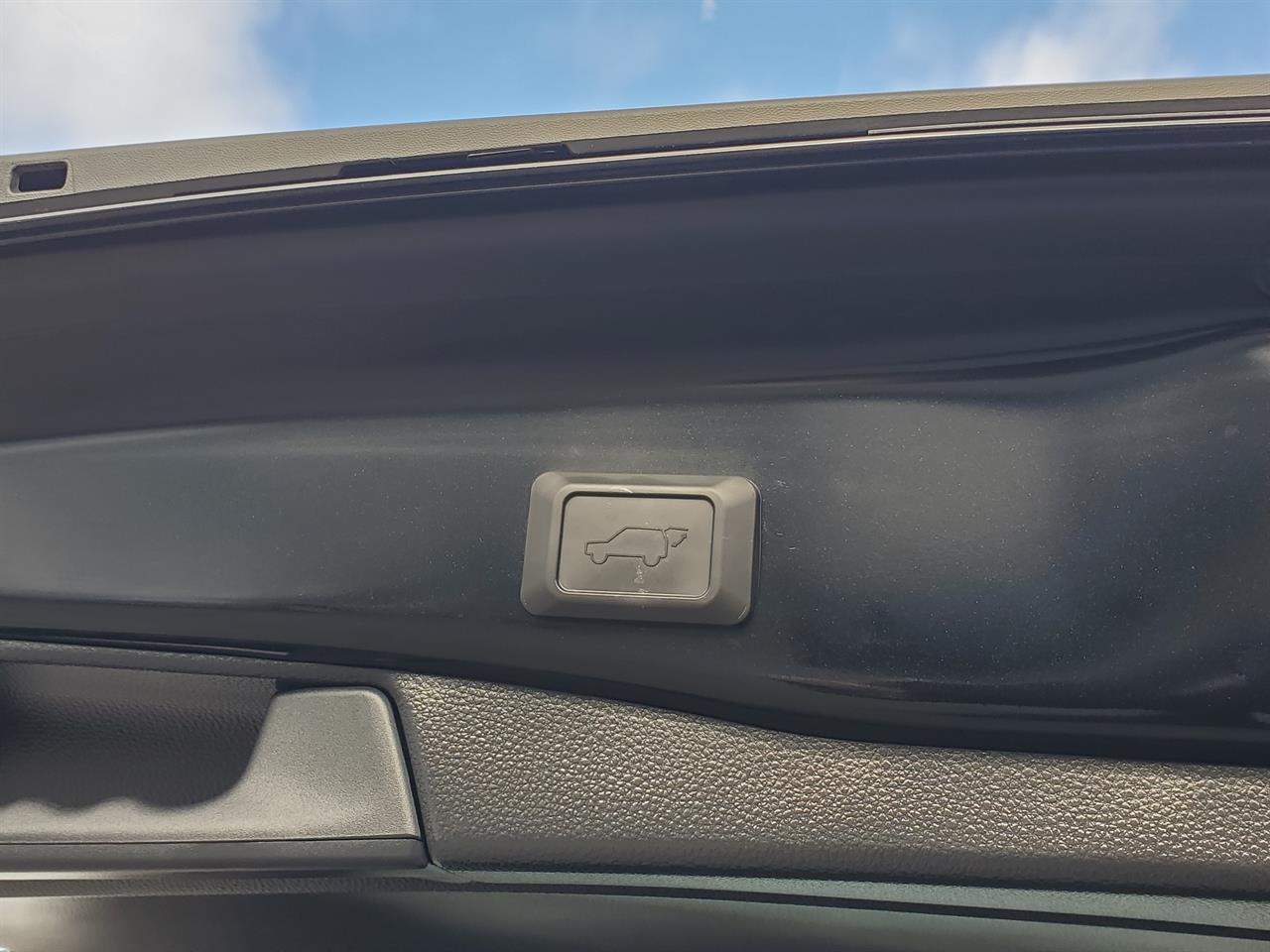 2020 Toyota Rav4 thumbnail