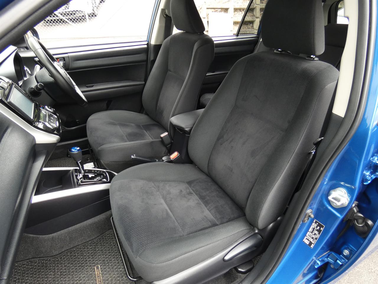 2016 Toyota COROLLA thumbnail