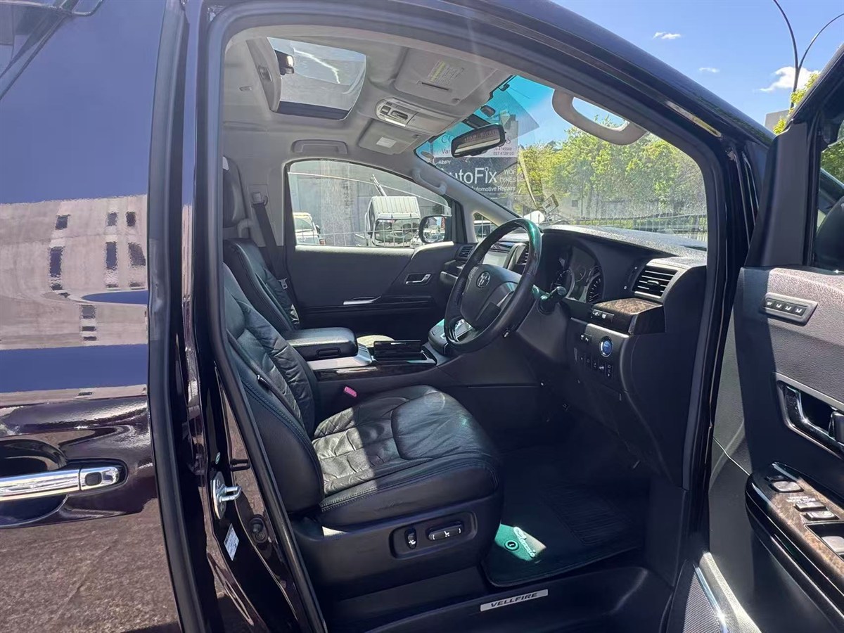 2012 Toyota Vellfire thumbnail