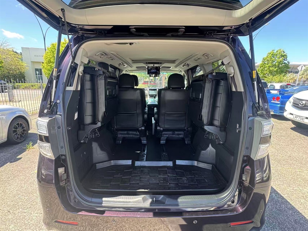 2012 Toyota Vellfire thumbnail